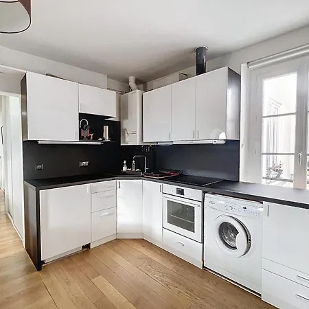 Apartment Beautiful Top-floor With Unobstructed View 8th District ! Paris