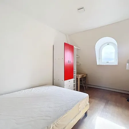 Beautiful Top-floor With Unobstructed View 8th District ! Apartment Paris